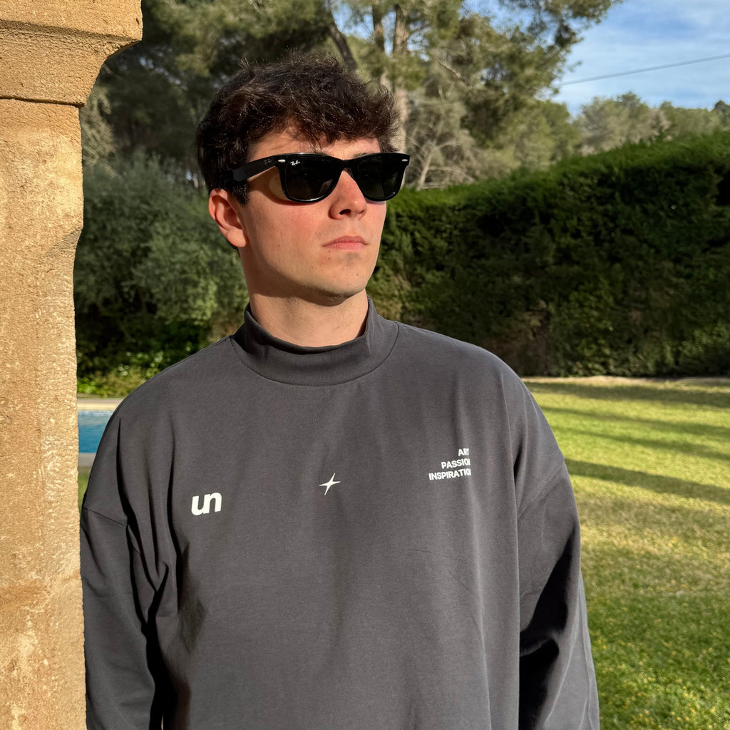 SWEATSHIRT GREY - unknownstudios