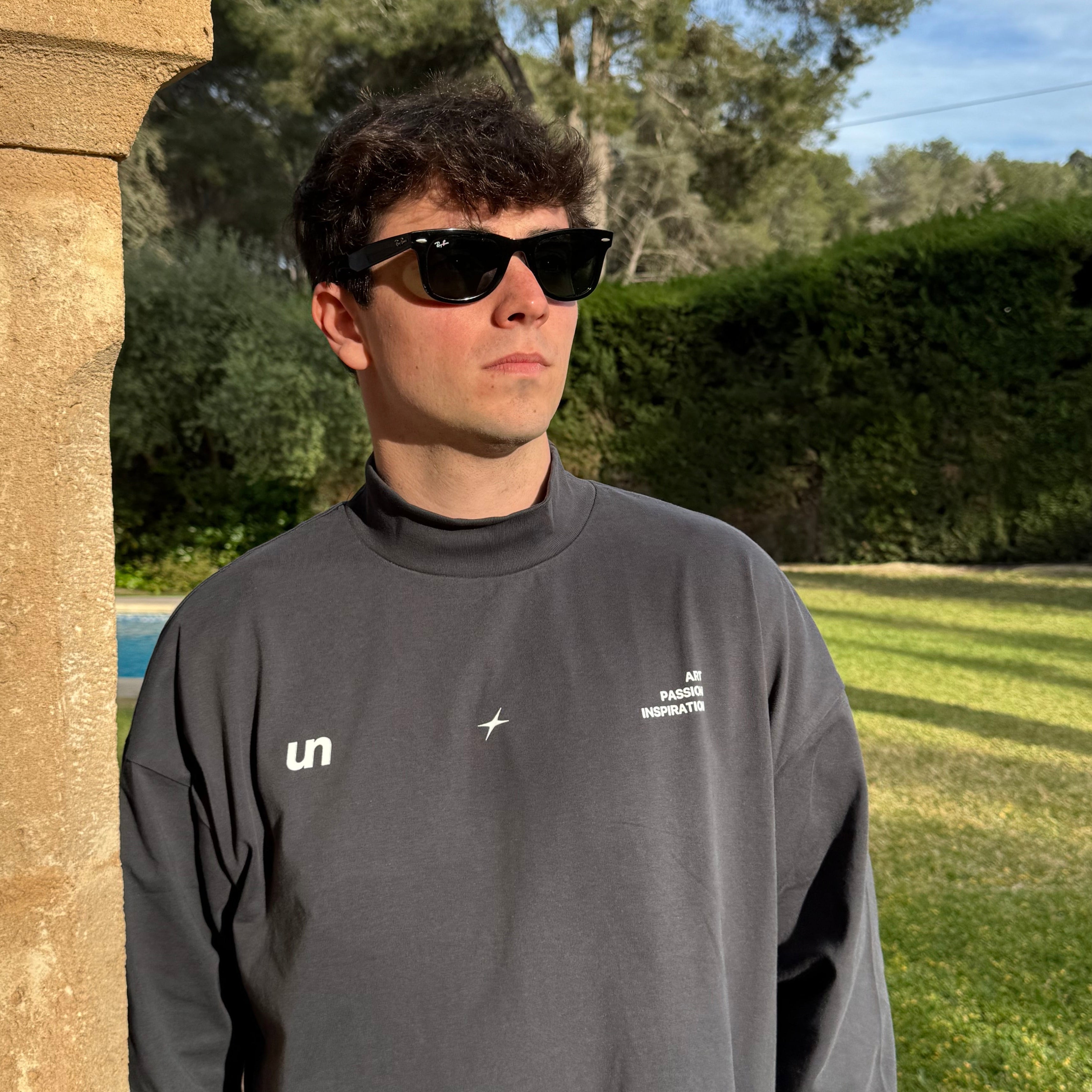 SWEATSHIRT GREY - unknownstudios